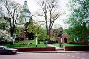 [color photograph of State House]