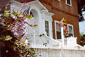 [color photograph of Chase-Lloyd House, Annapolis]