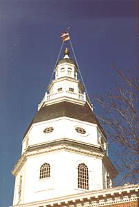 [color photograph of State House dome]