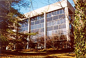 [color photograph of Maryland Judicial Center, Annapolis]