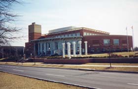 [color photograph of Sweeney District Court Building]