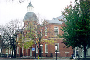 [color photograph of Anne Arundel County Courthouse]