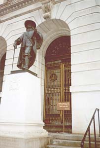 [color photograph of Mitchell Courthouse, Baltimore, Maryland]