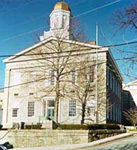 [color photograph of Howard County Courthouse]