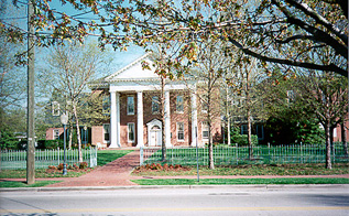 [color photograph of Kent County Courthouse]