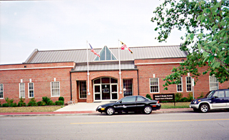 [color photograph of Talbot County Distirct Court]