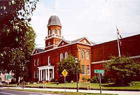 [color photograph of Worcester County Courthouse]